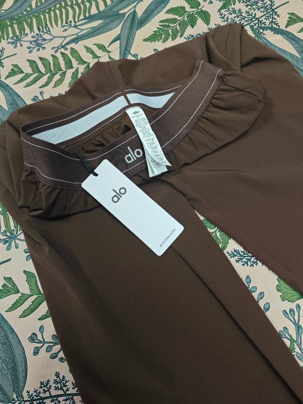 🍃ALO Yoga Suit Up Trouser Regular Espresso Brown 😉NWT Brown Wide Leg Pants - Picture 4 of 8